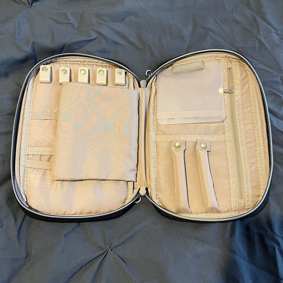 BAGSMART Black Jewelry Organizer Travel Bag - Picture 10 of 11